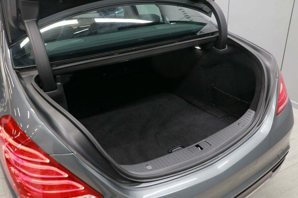Grå Mercedes S350 d fra 2017 set udefra
