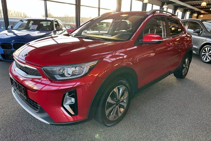 Rød Kia Stonic fra 2021
