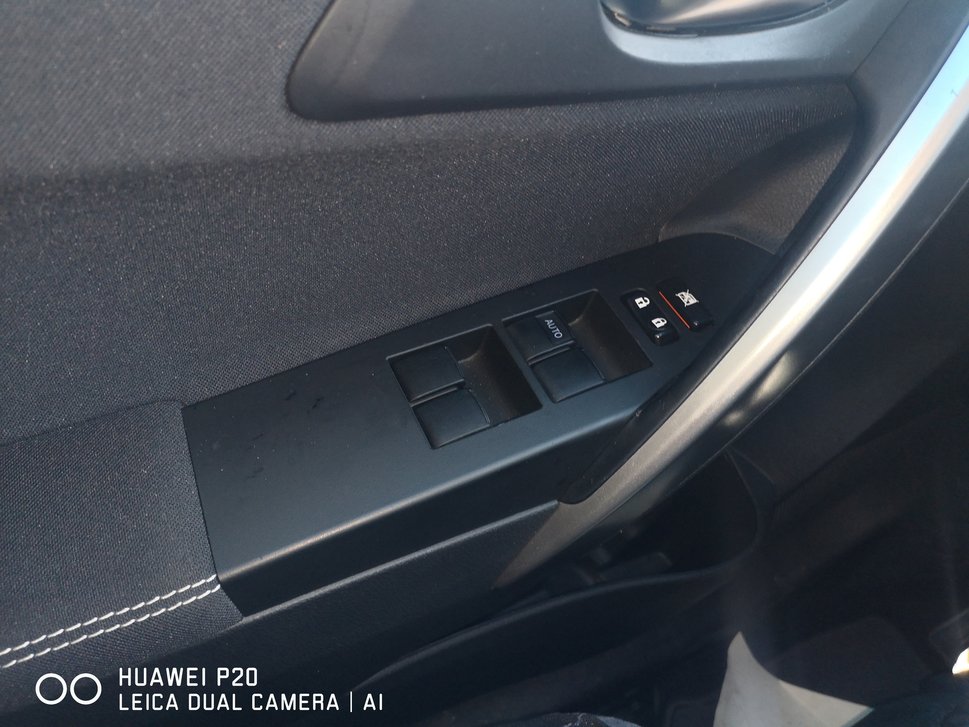 Blå Toyota Auris fra 2015