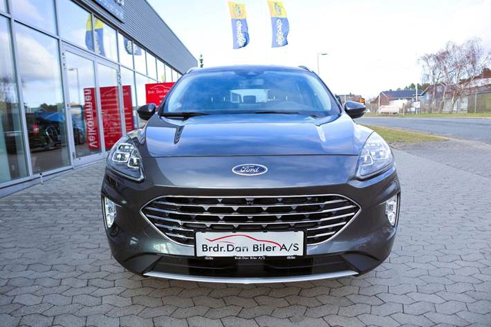Grå Ford Kuga fra 2023