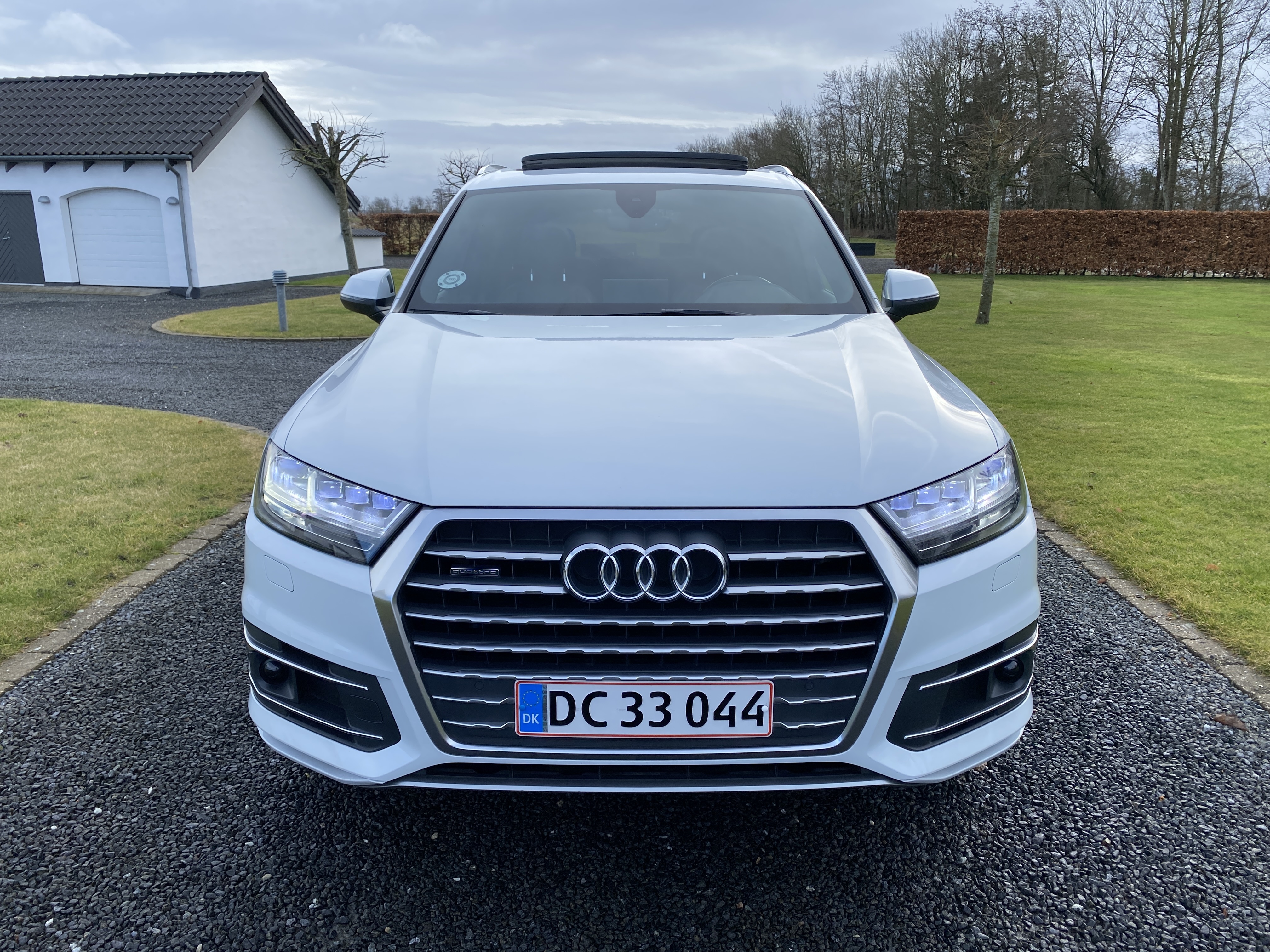 Hvid Audi Q7 fra 2015