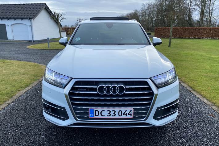 Hvid Audi Q7 fra 2015