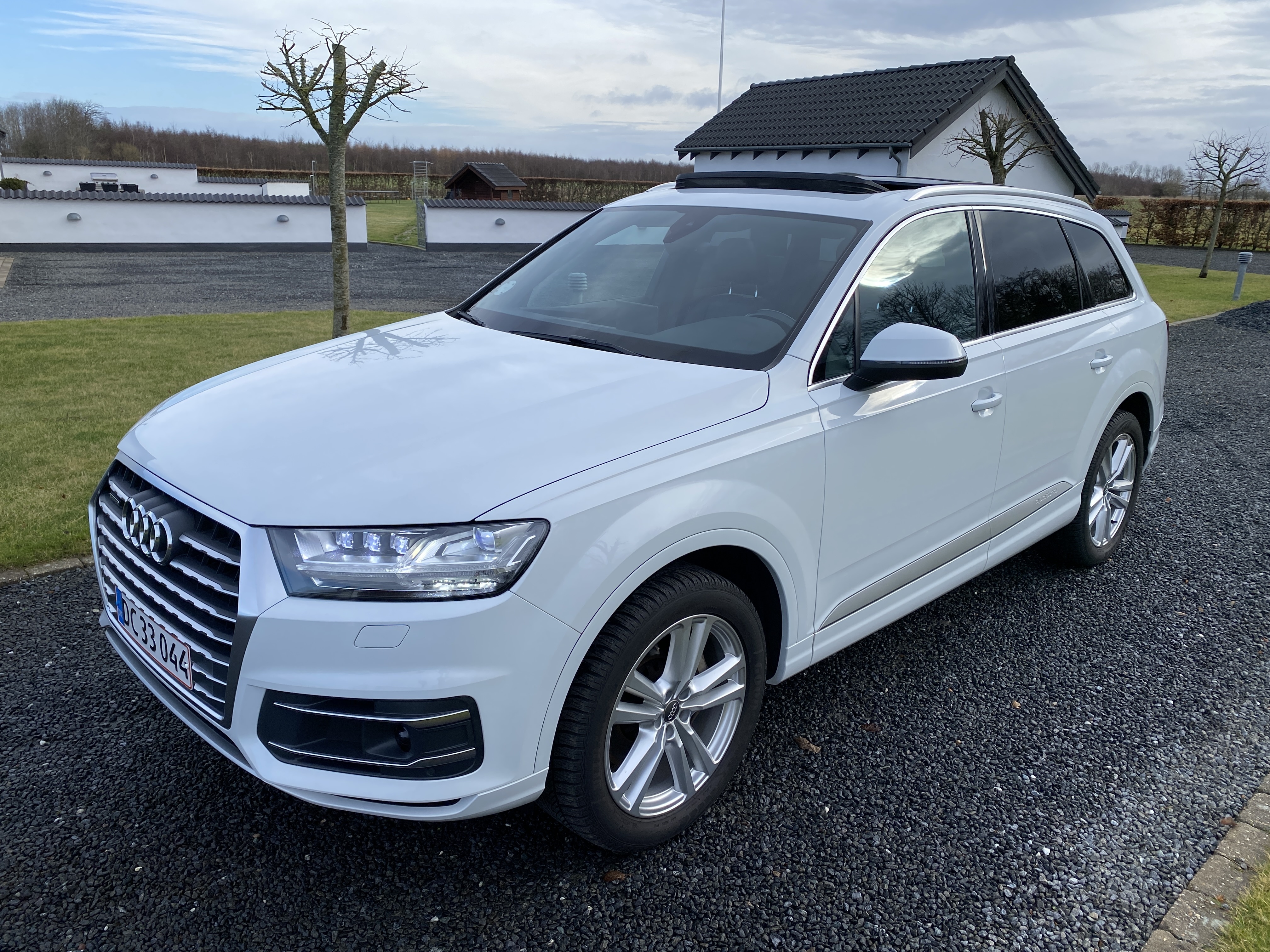 Hvid Audi Q7 fra 2015