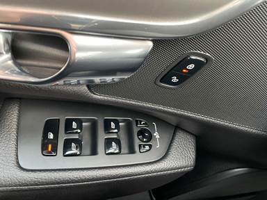 Grå Volvo S90 fra 2020