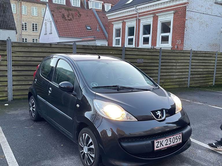 Peugeot 107 1,0 I 5D MAN.