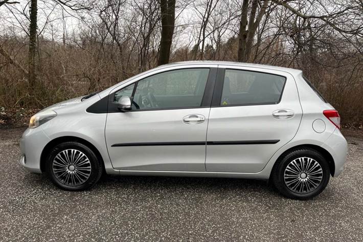 undefined Toyota Yaris fra 2011
