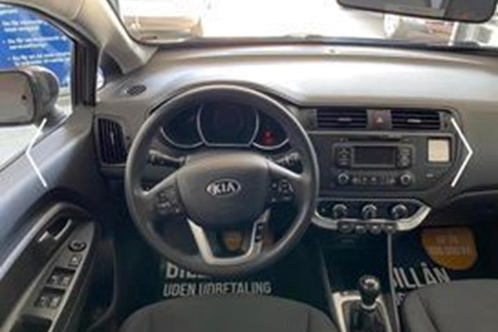 Brun Kia Rio fra 2013