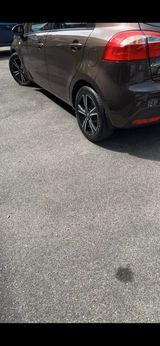 Brun Kia Rio fra 2013