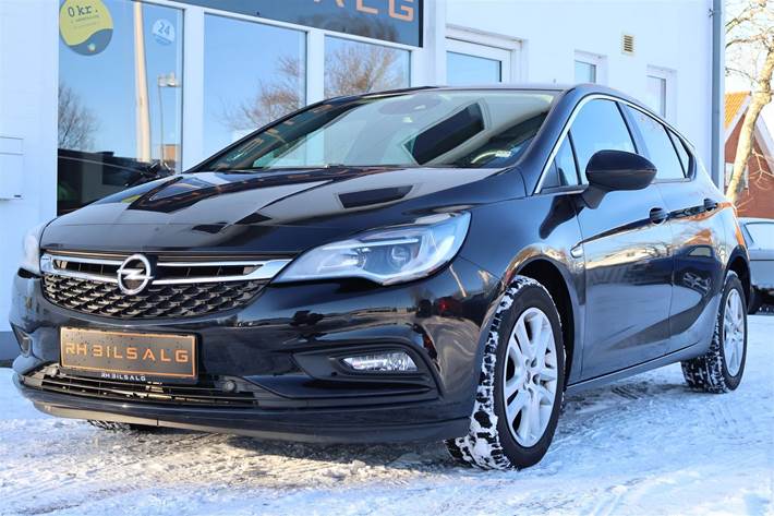 Sort Opel Astra fra 2016