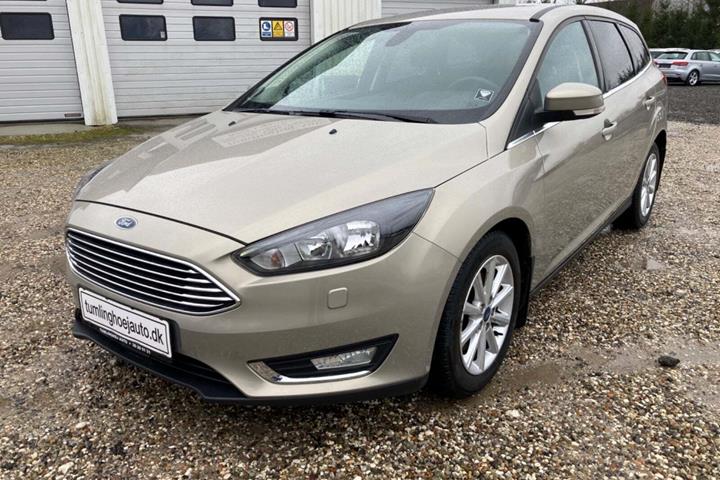 Beige Ford Focus fra 2016