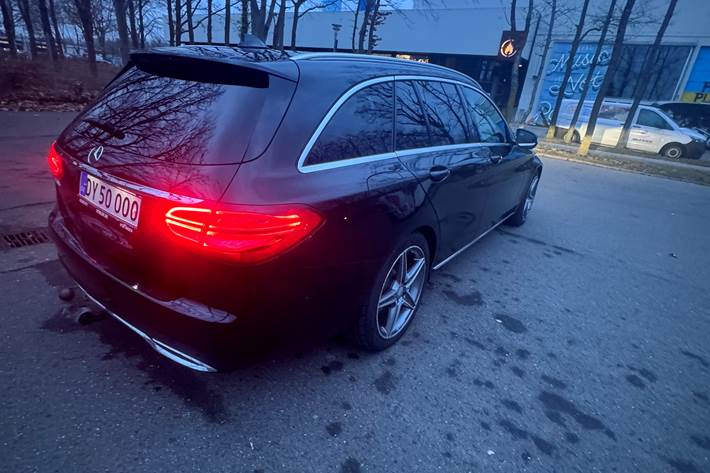 Sort Mercedes C220 fra 2014