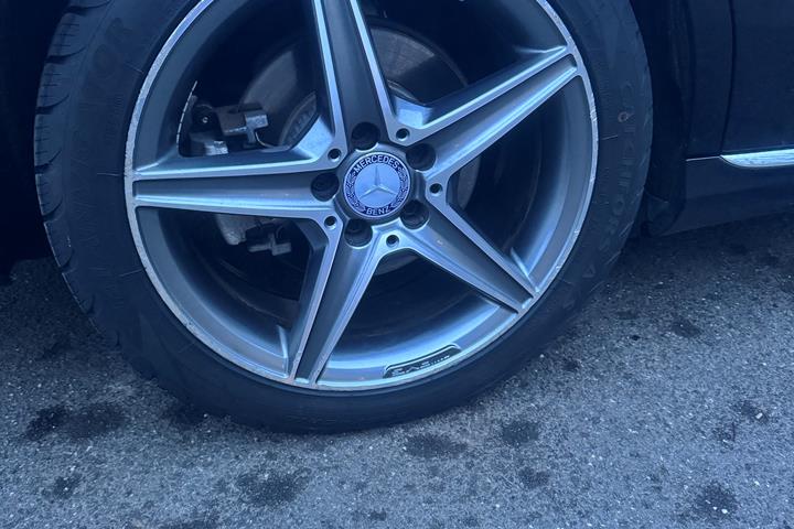 Sort Mercedes C220 fra 2014