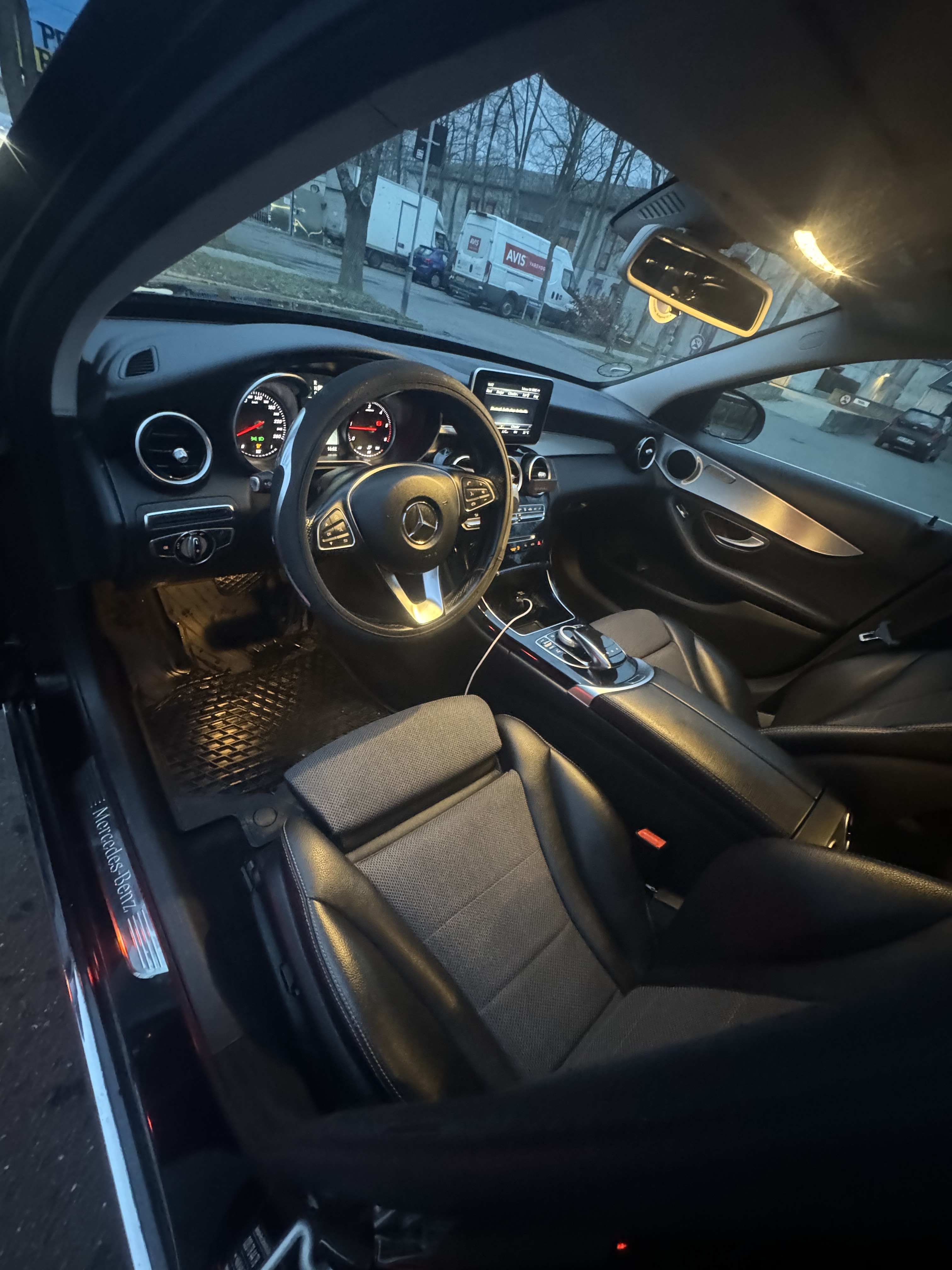 Sort Mercedes C220 fra 2014