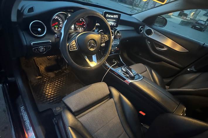 Sort Mercedes C220 fra 2014