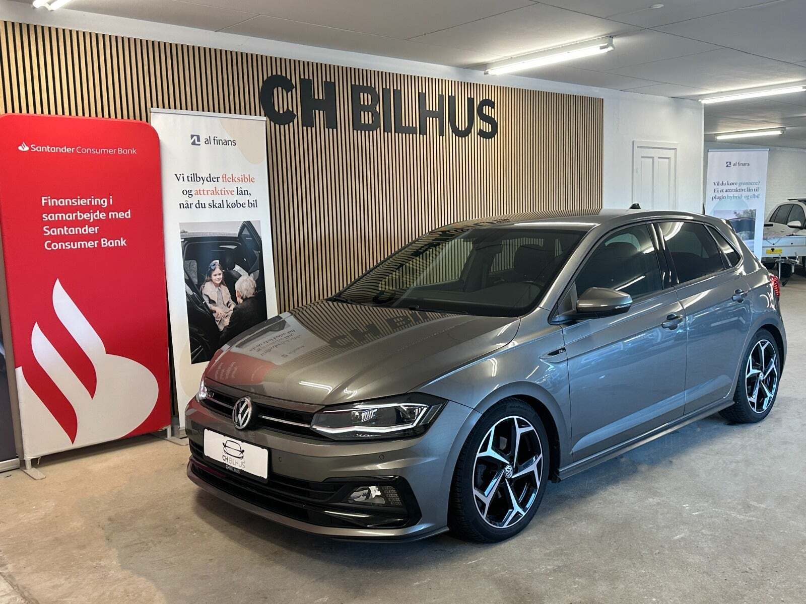 Grå VW Polo fra 2019