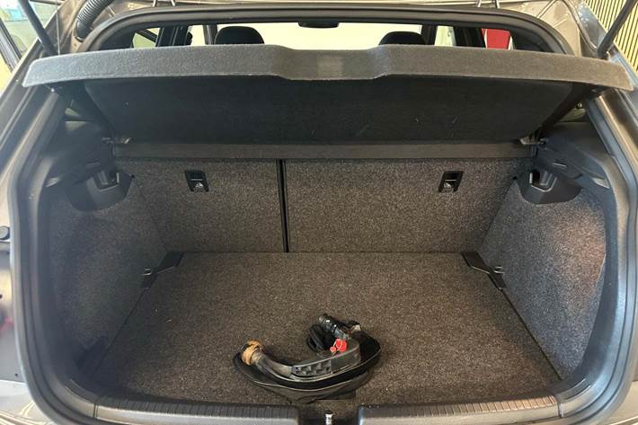 Grå VW Polo fra 2019