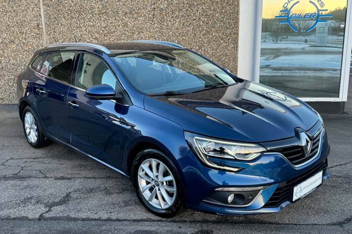 Blå Renault Megane IV fra 2017