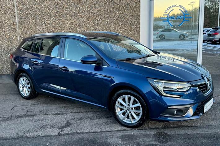 Blå Renault Megane IV fra 2017