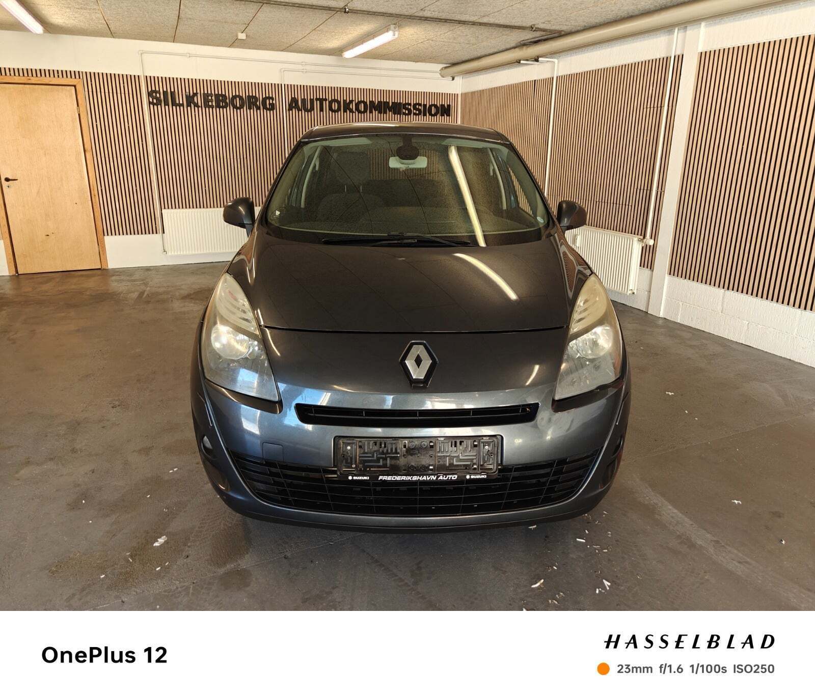 Sort Renault Grand Scenic III fra 2010