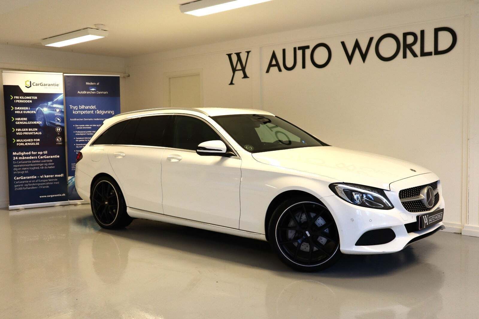 Hvid Mercedes C350 e fra 2016