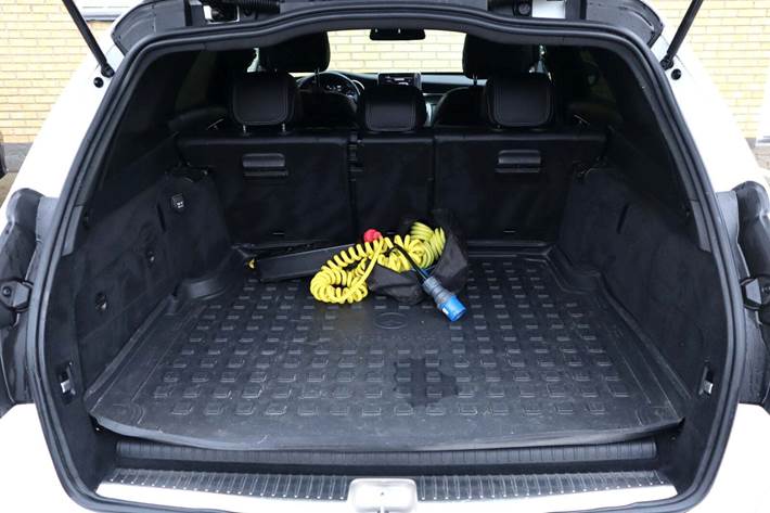 Hvid Mercedes C350 e fra 2016