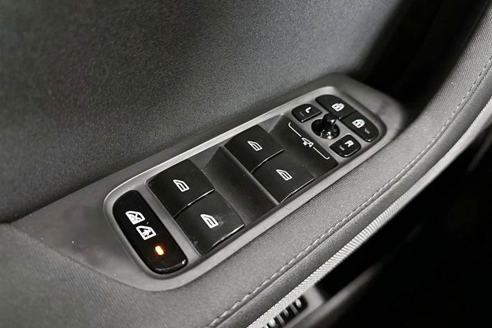 Blå Polestar 2 fra 2021