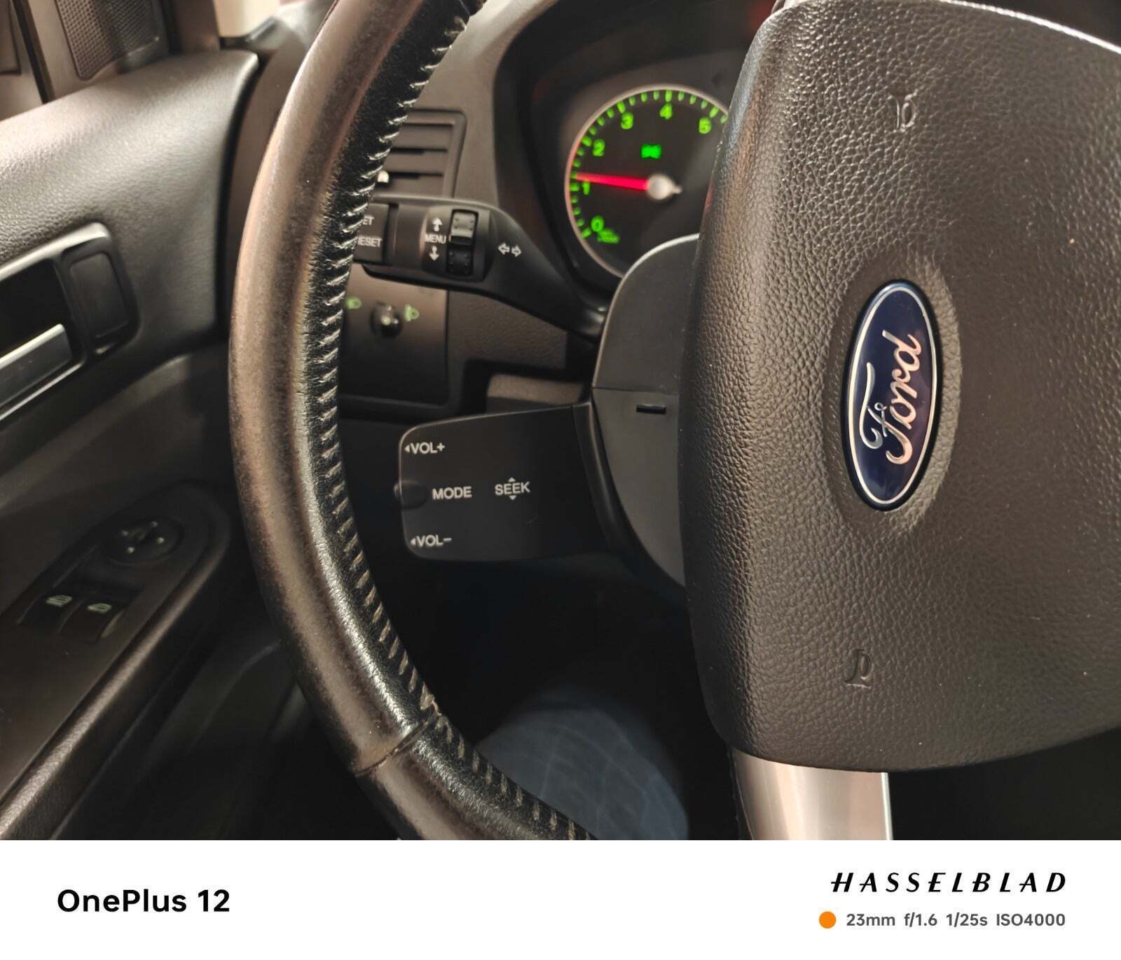 Grå Ford Focus C-MAX fra 2006