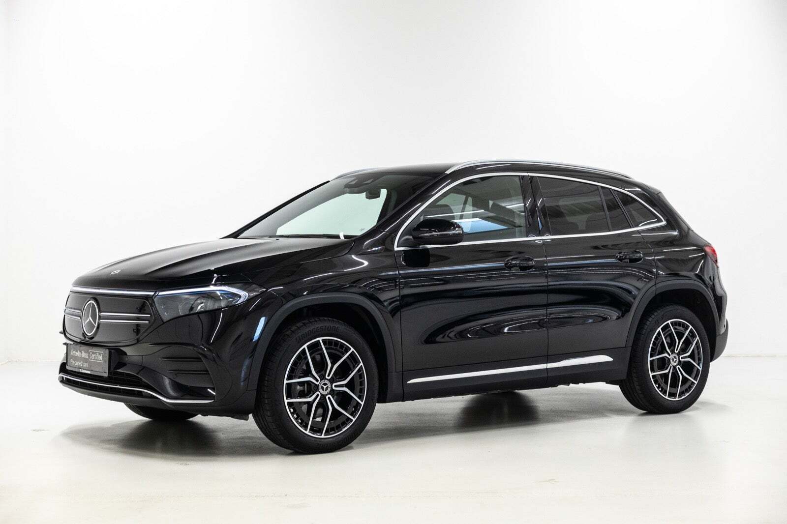Sort Mercedes EQA250 fra 2023