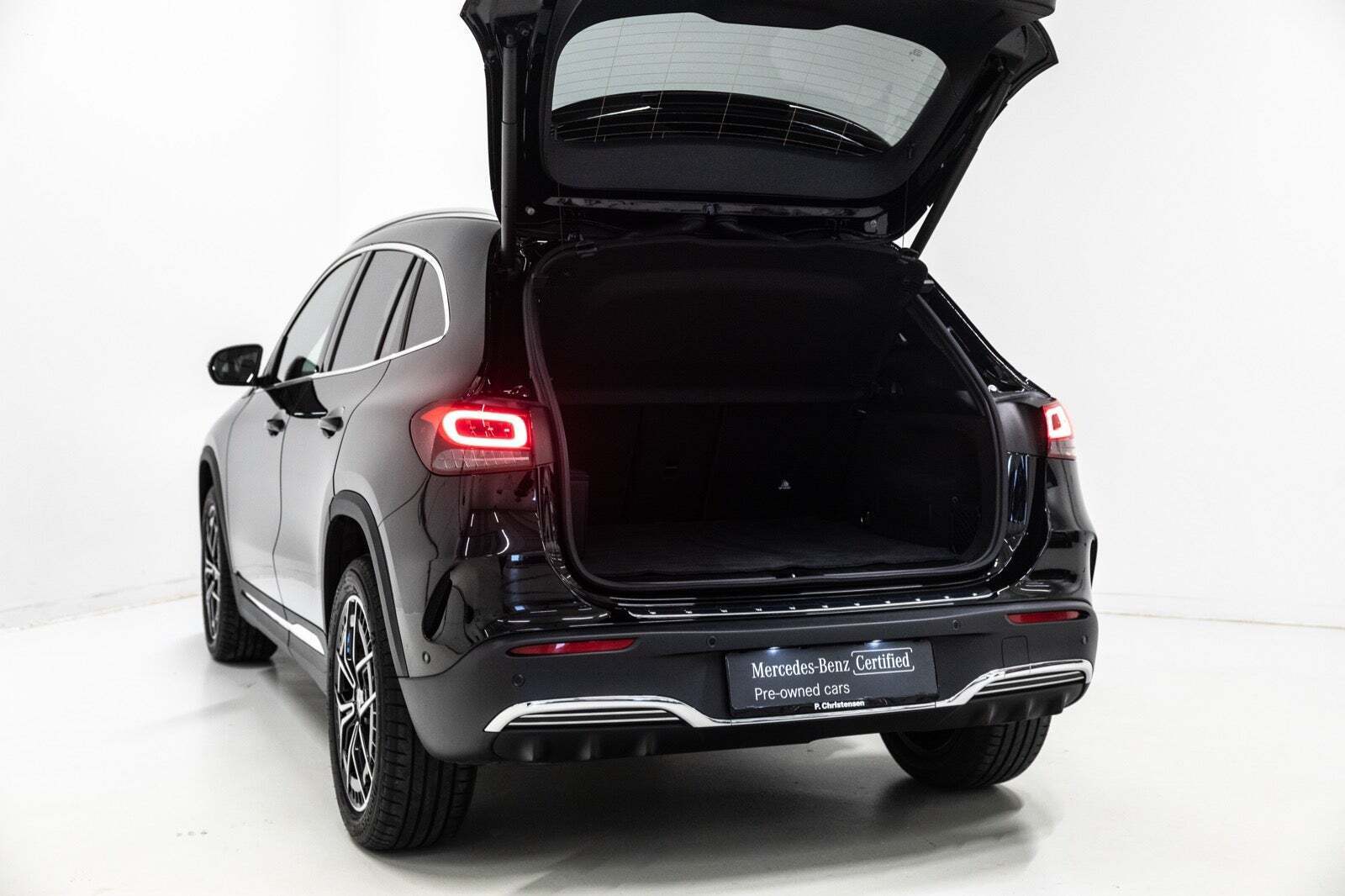 Sort Mercedes EQA250 fra 2023