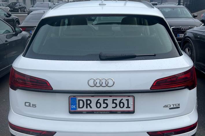 Hvid Audi Q5 fra 2023