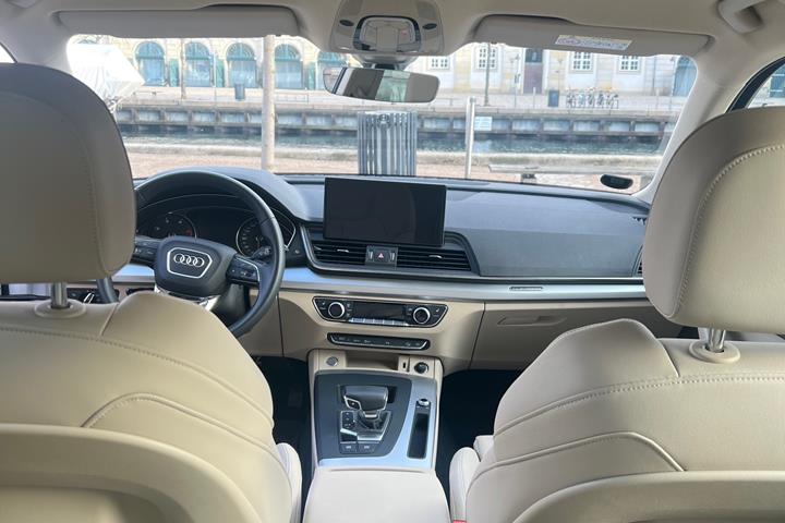 Hvid Audi Q5 fra 2023