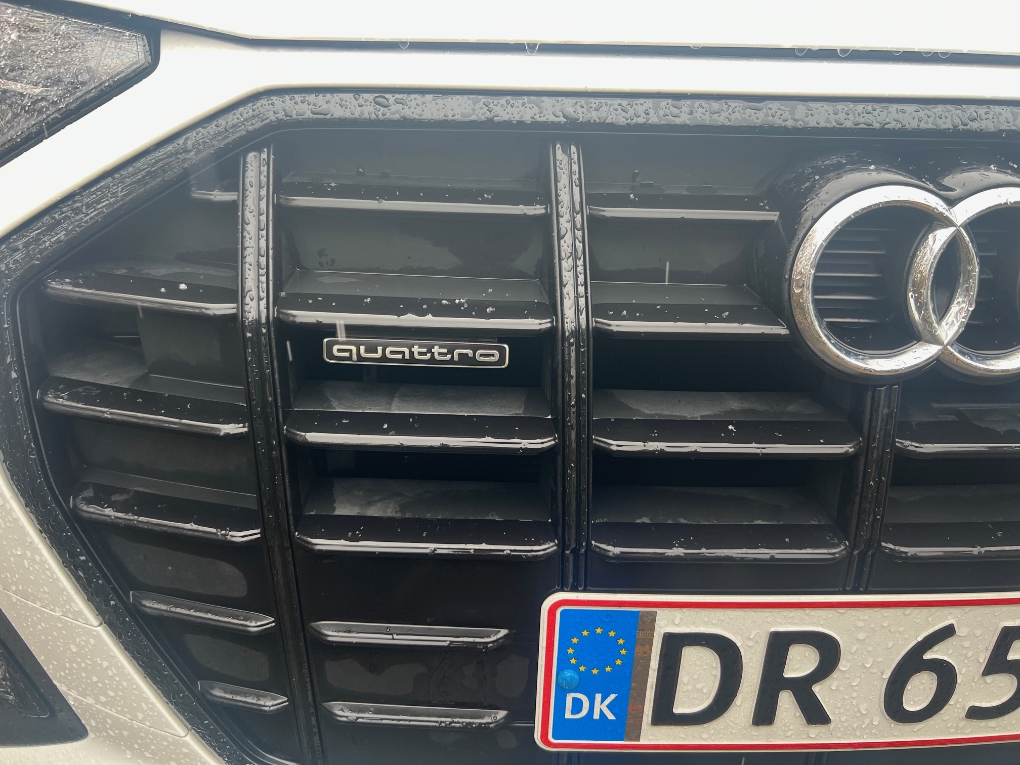 Hvid Audi Q5 fra 2023