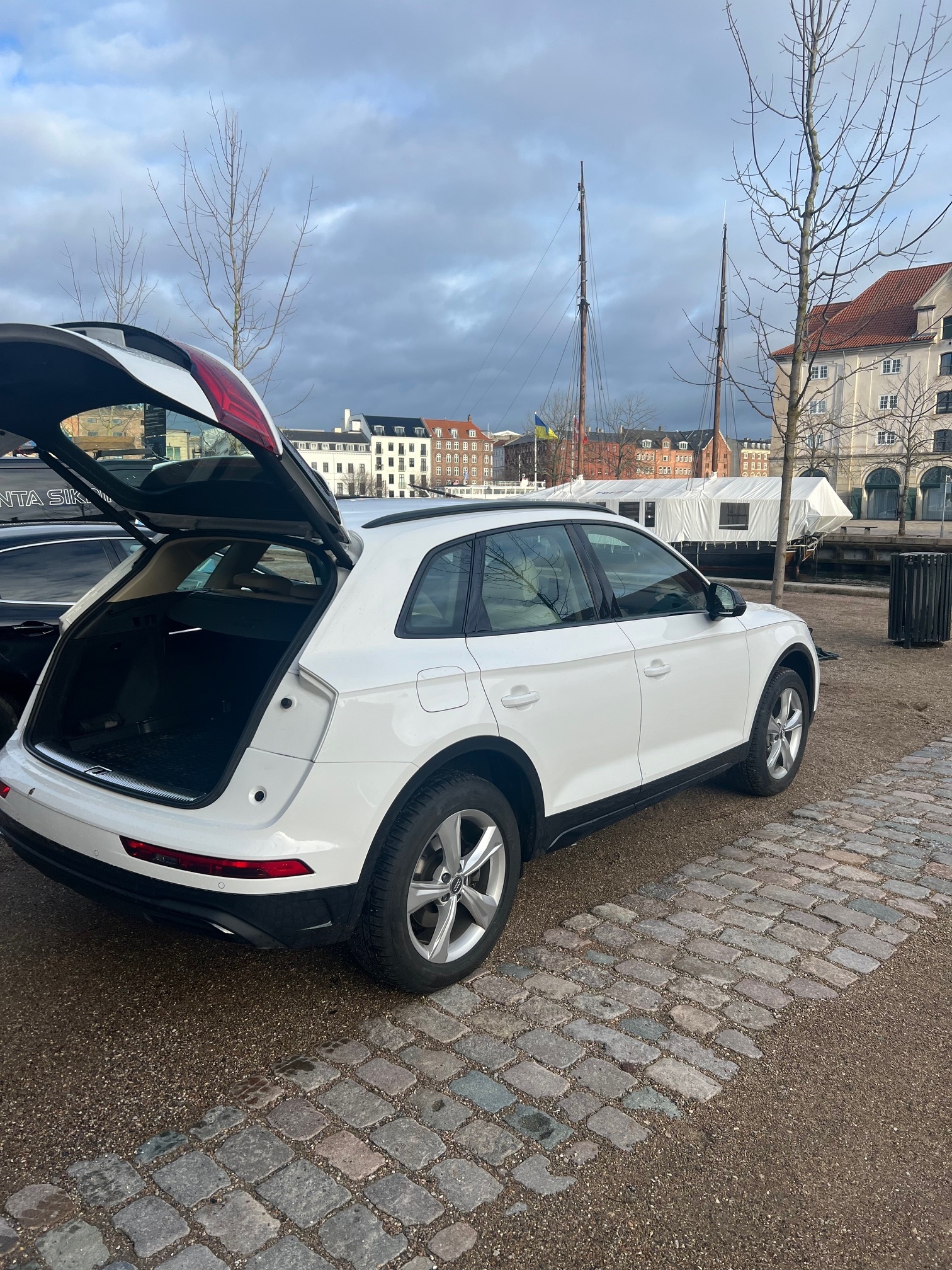 Hvid Audi Q5 fra 2023