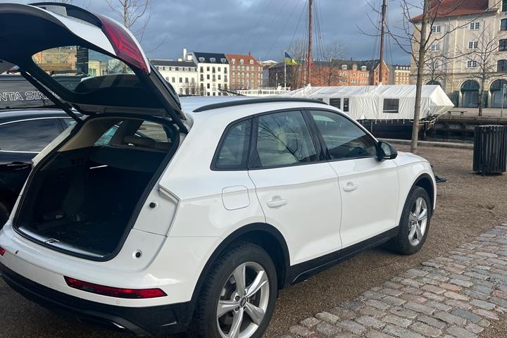 Hvid Audi Q5 fra 2023