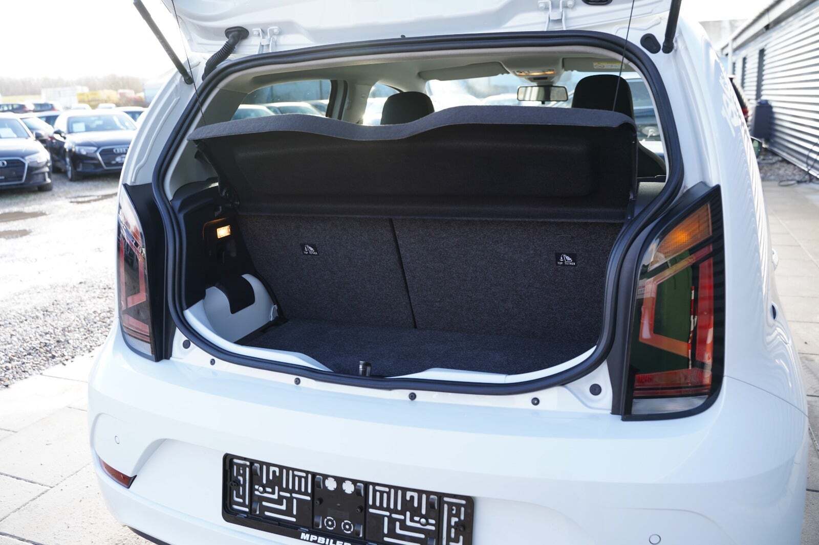 Hvid VW UP! fra 2022