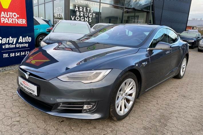 Grå Tesla Model S fra 2018