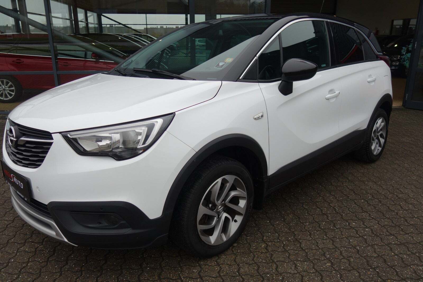 Hvid Opel Crossland X fra 2018