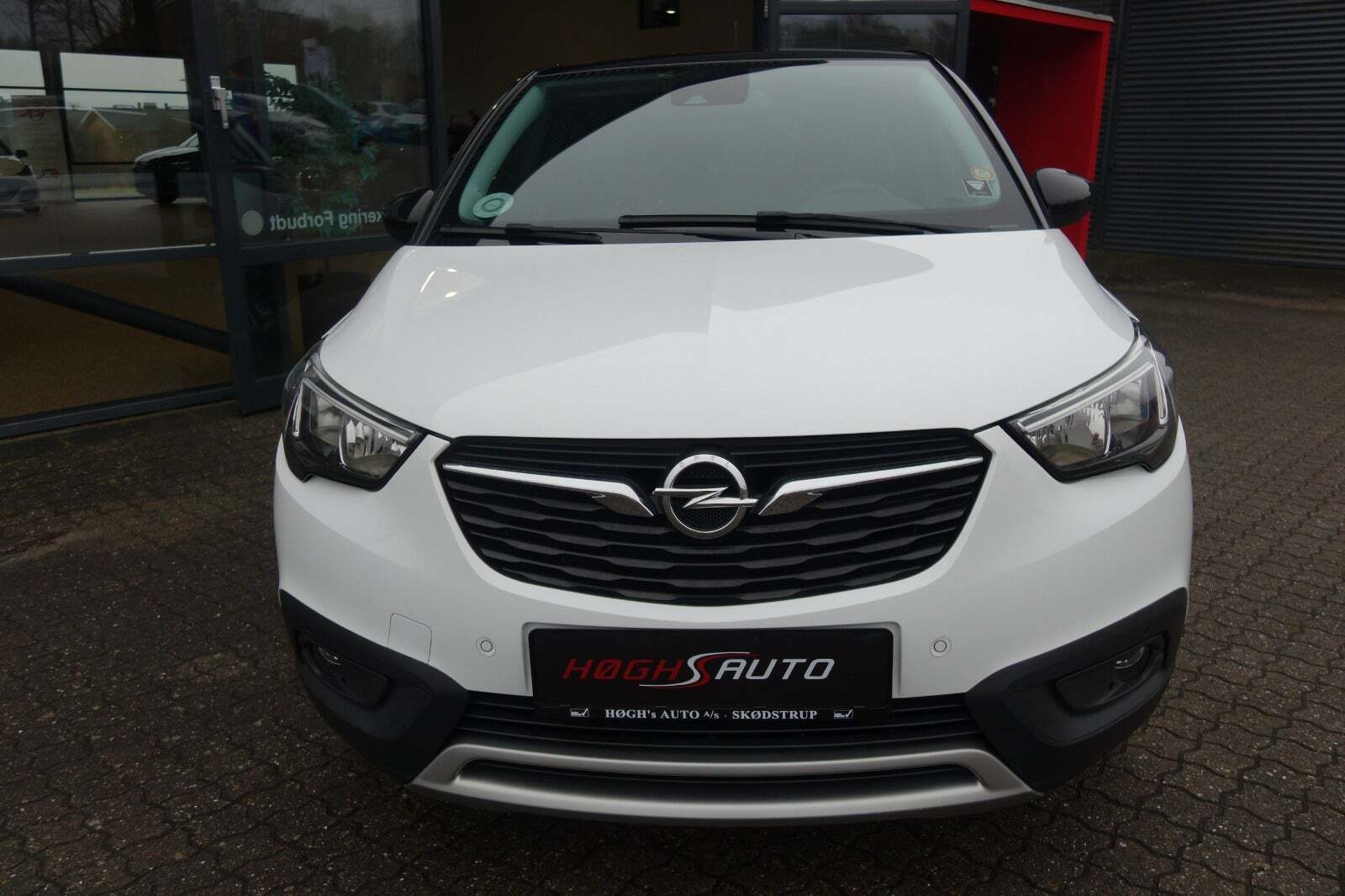 Hvid Opel Crossland X fra 2018
