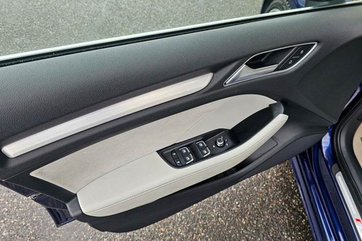 Blå Audi S3 fra 2014