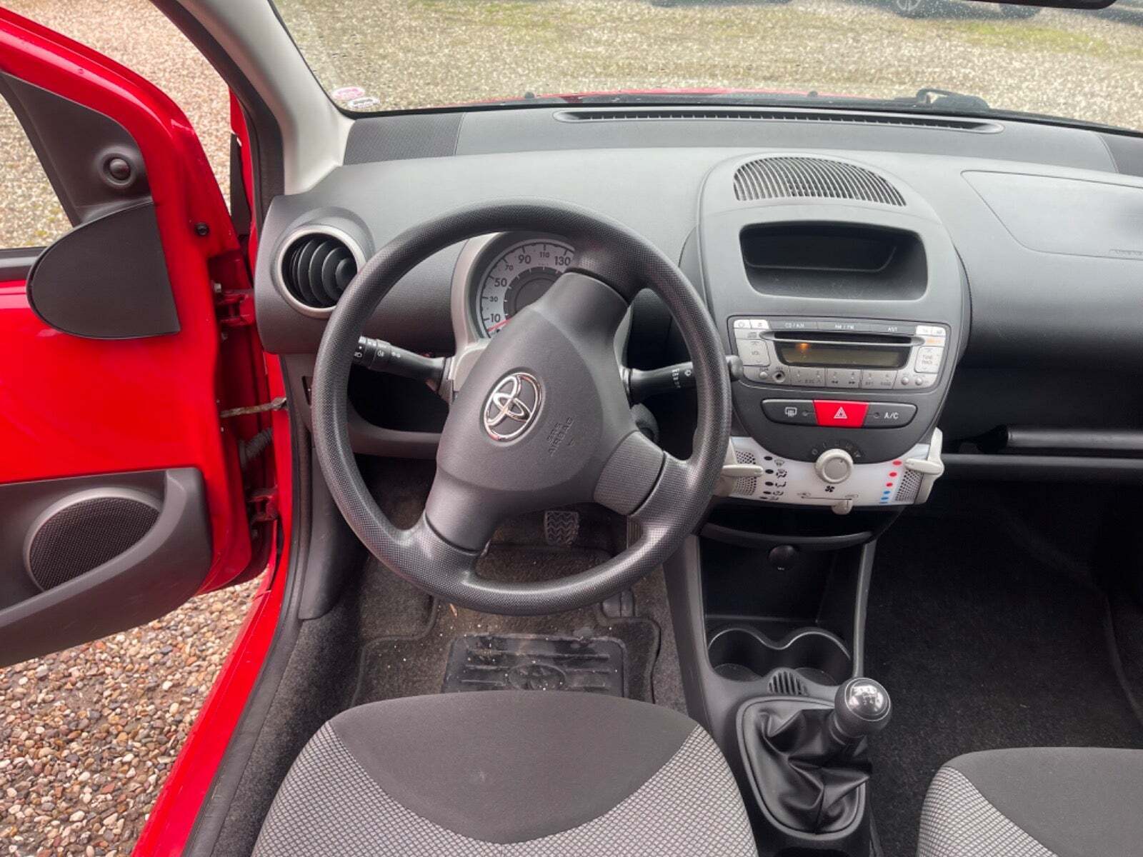 Rød Toyota Aygo fra 2012