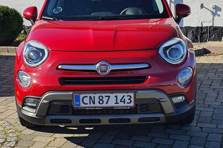 Rød Fiat 500X fra 2016