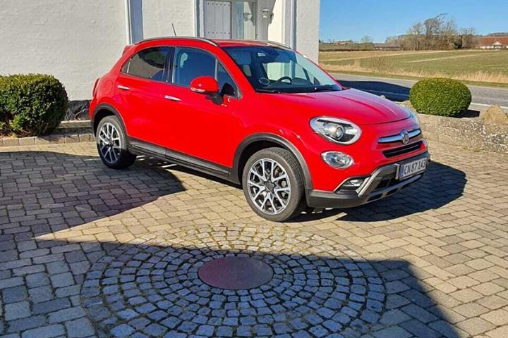 Rød Fiat 500X fra 2016