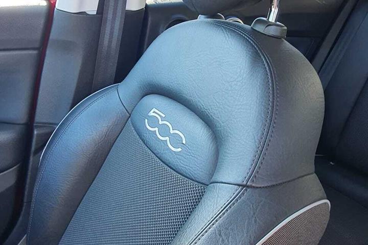 Rød Fiat 500X fra 2016