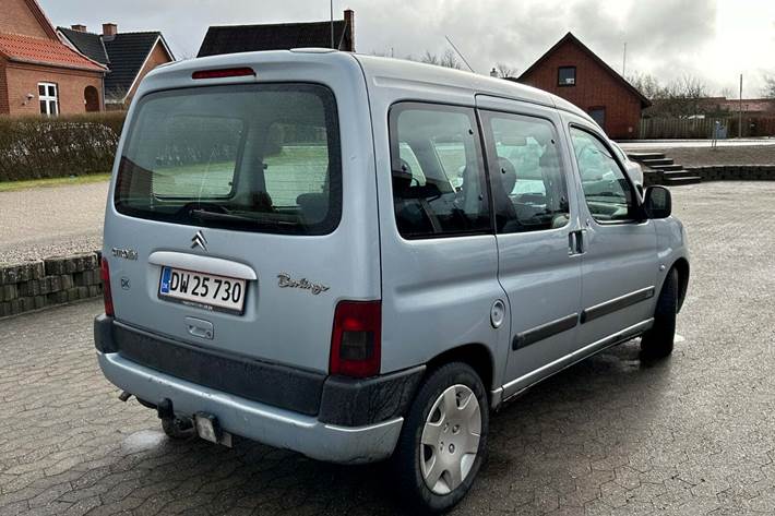 Blå Citroën Berlingo fra 2004
