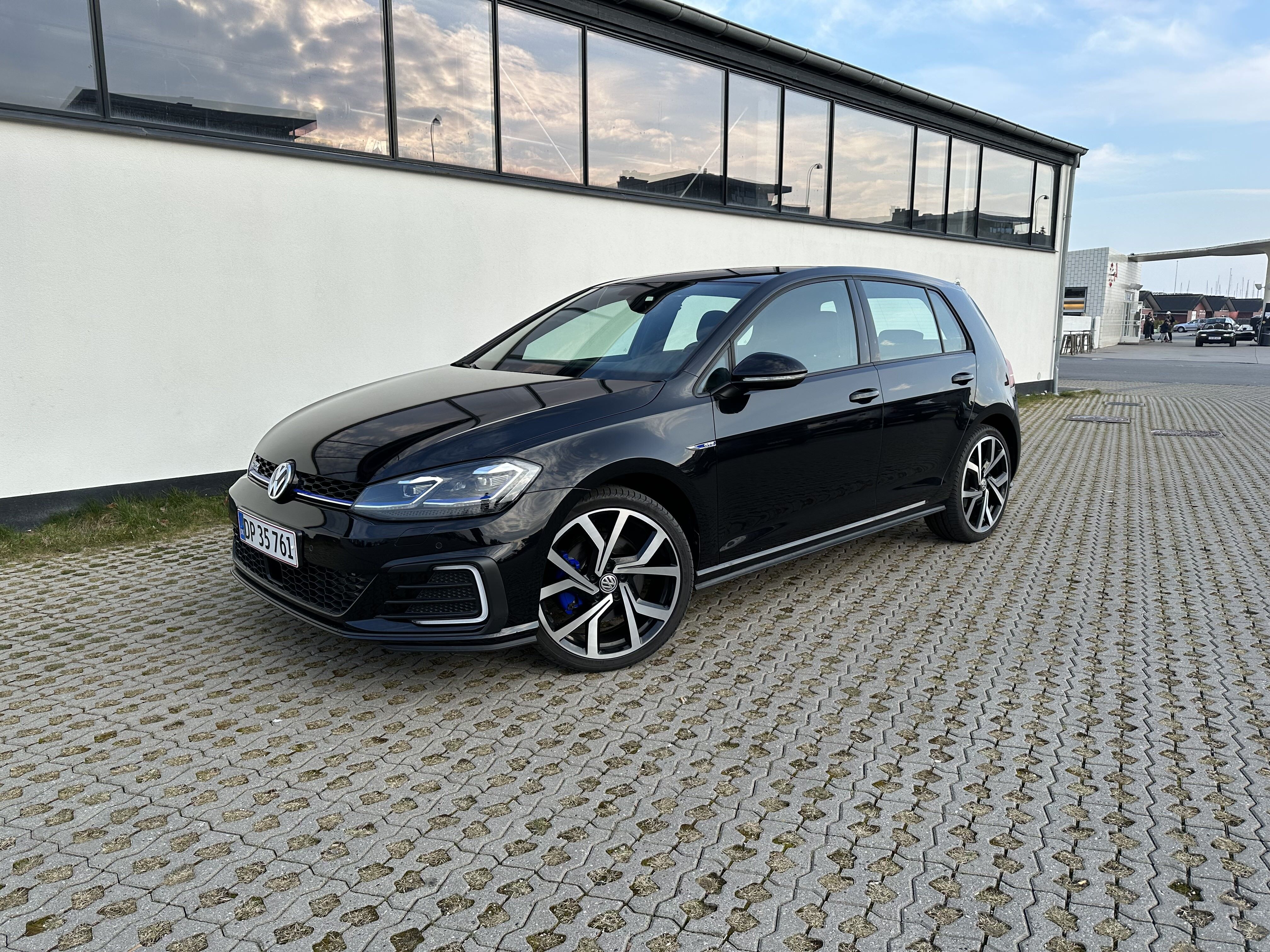 Sort VW Golf fra 2020