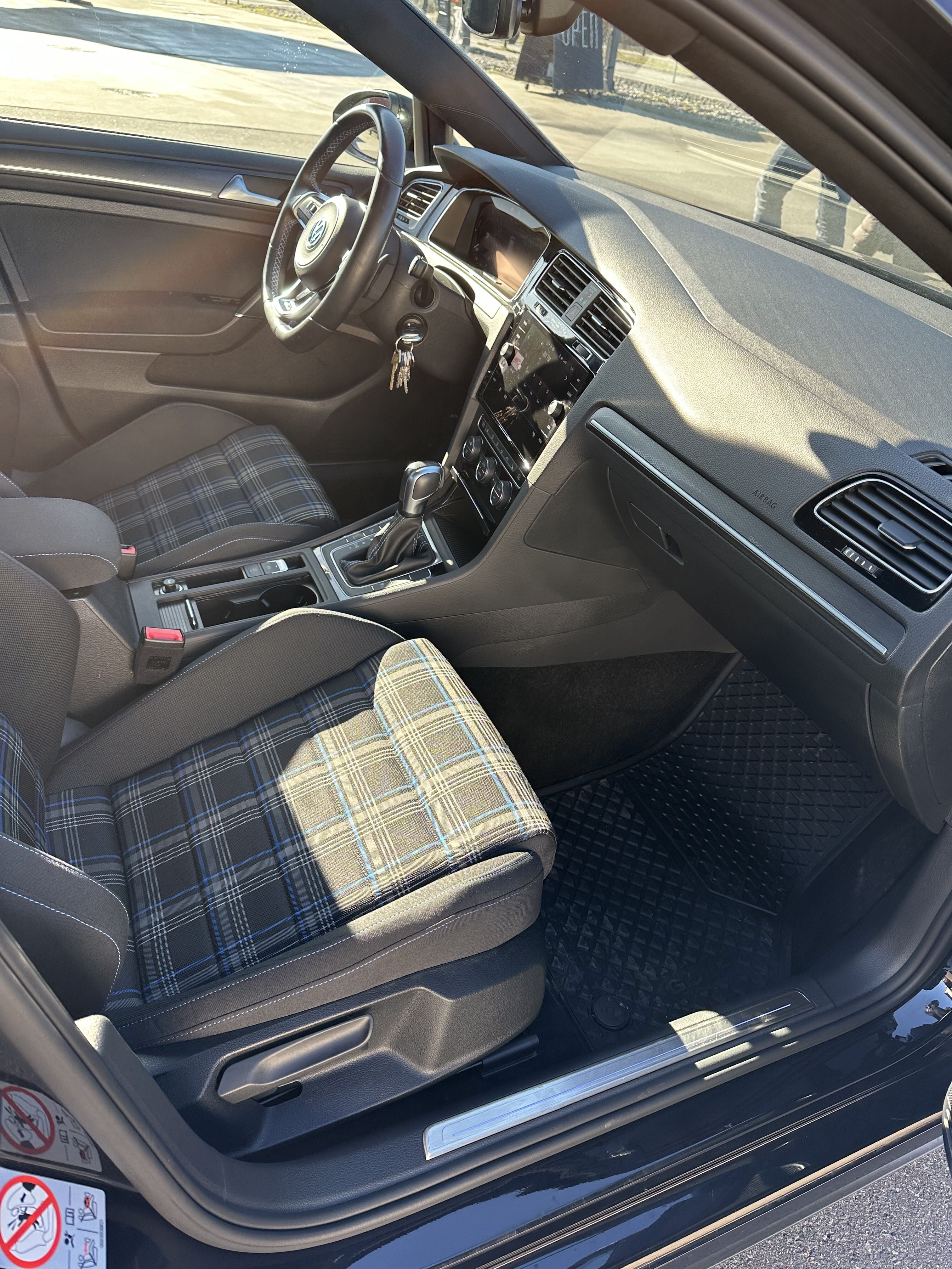 Sort VW Golf fra 2020