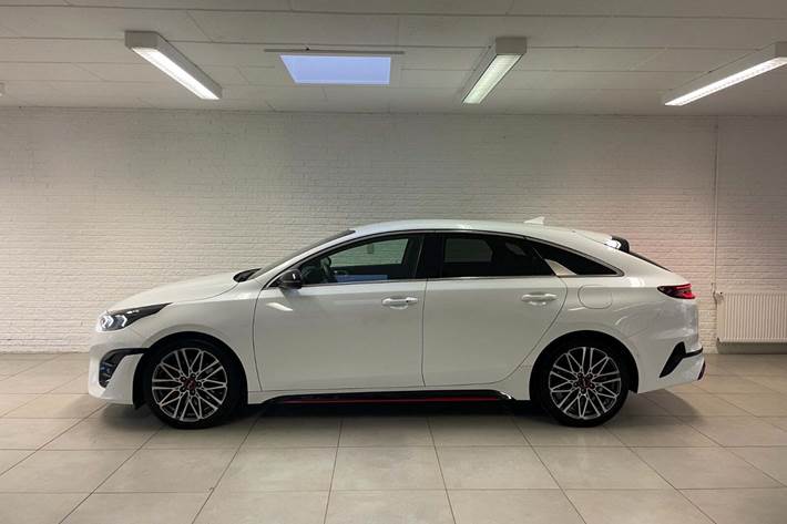 Hvid Kia ProCeed fra 2022