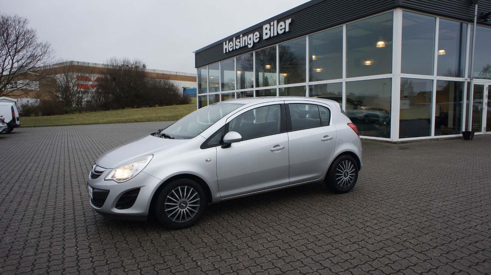 Sølv Opel Corsa fra 2012