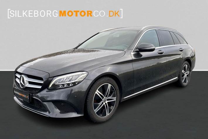 Sort Mercedes C220 d fra 2020 set udefra