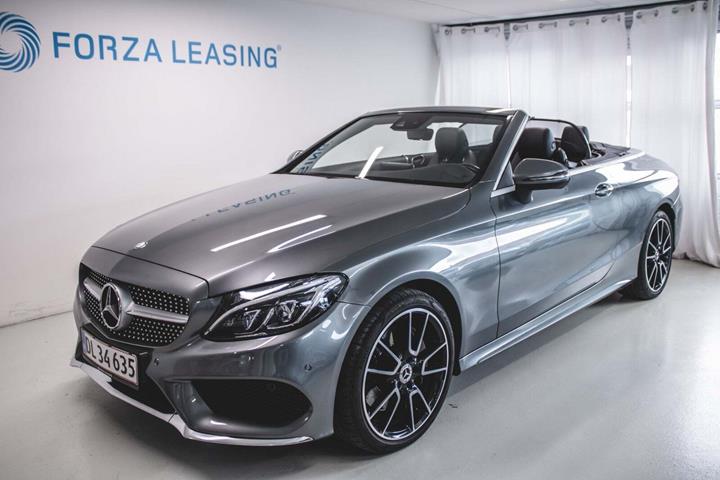 Grå Mercedes C400 fra 2017 set udefra